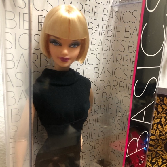 New in Box Barbie Basics Model No. 09 Collection 001 doll Black label blonde - Picture 3 of 10